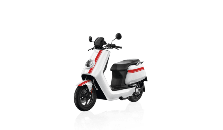 NIU_NQi_GTS white_2